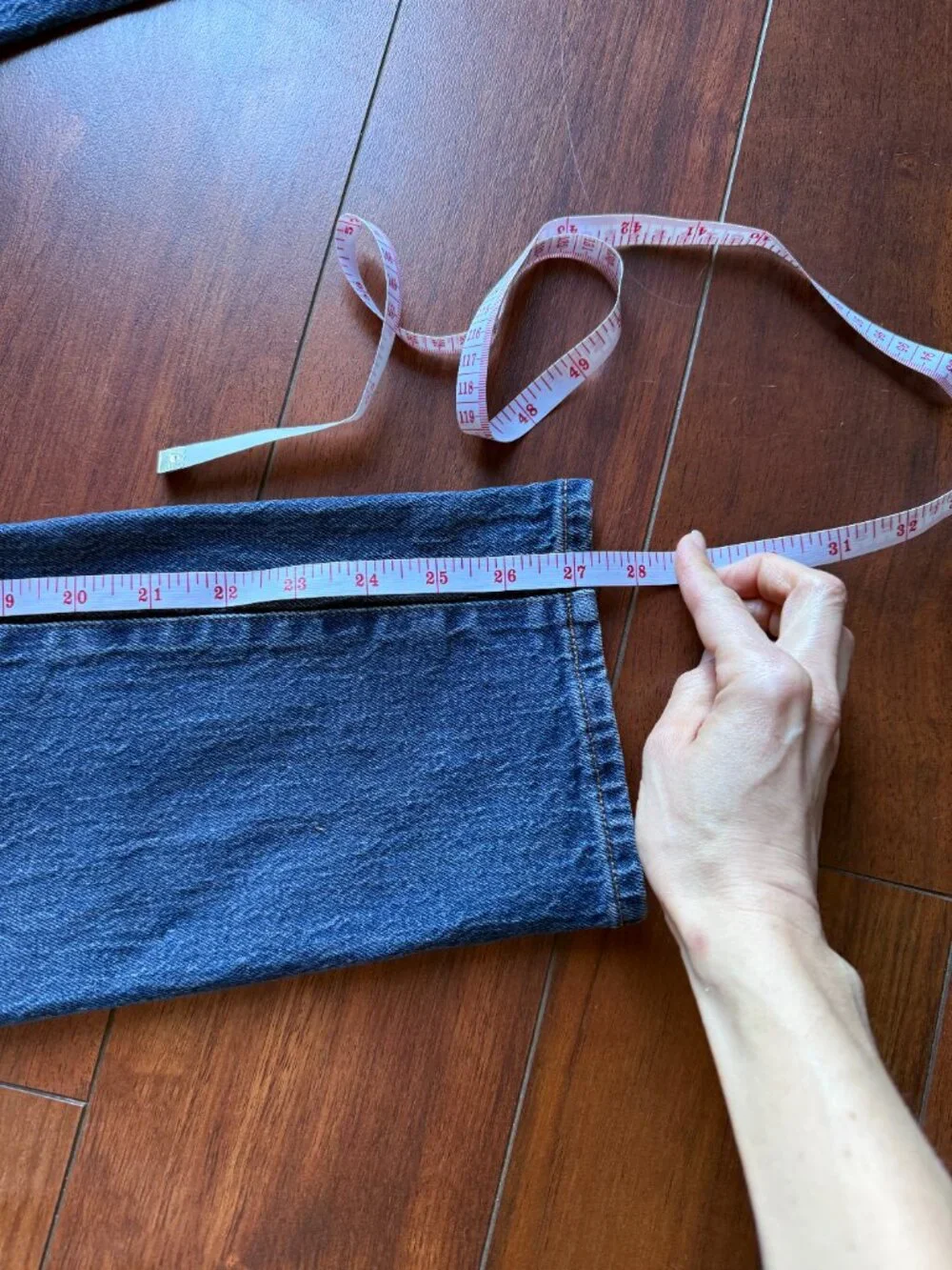 Madewell, The Perfect Vintage Jean Size 26, Straight Leg, Mid Rise Medium Wash - Picture 7 of 9